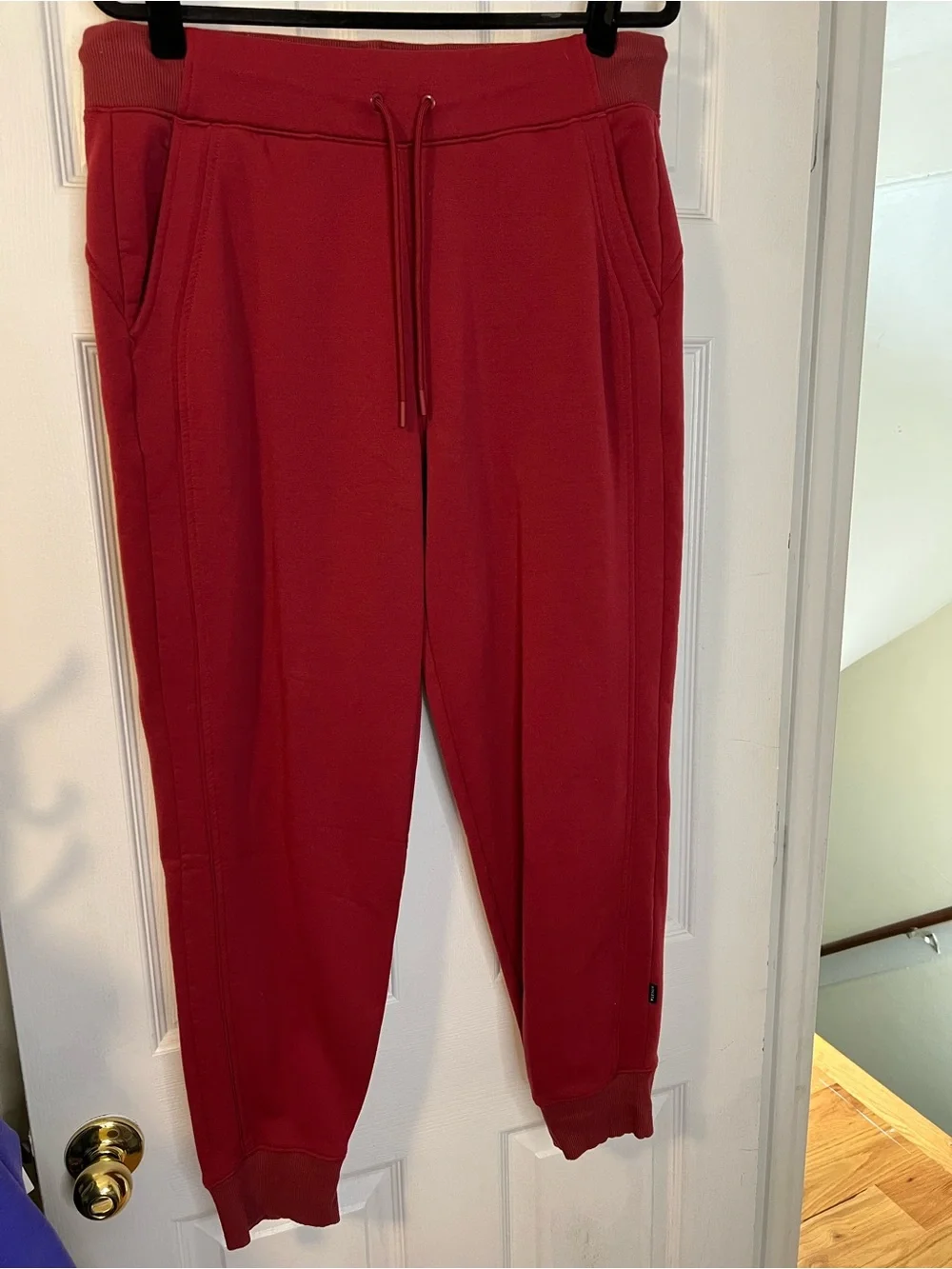 #398 Athleta Altitude Jogger Polartec Power Stretch Fleece Joggers Red Large EUC - Picture 1 of 7